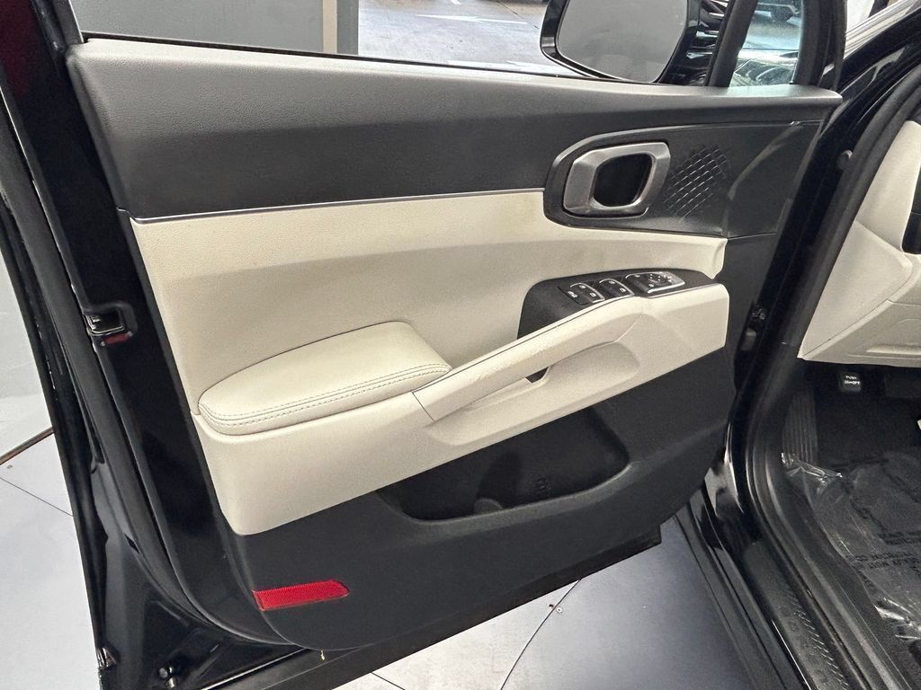 Used 2023 Kia Sorento S FWD image 46
