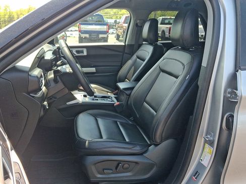 Certified 2023 Ford Explorer XLT w/ Equipment Group 202A AWD/4WD image 14