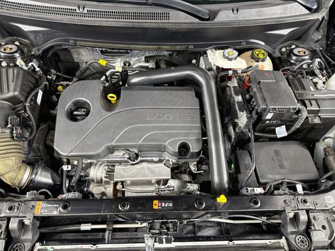 Used 2023 Chevrolet Equinox LS w/ LS Convenience Package FWD image 32