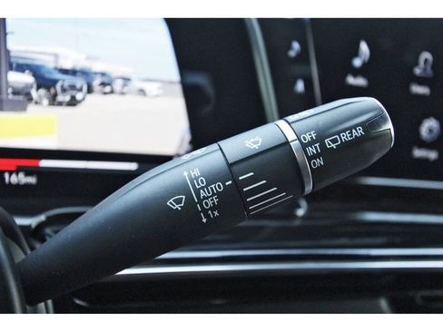 Certified 2023 Cadillac Escalade ESV V image 19