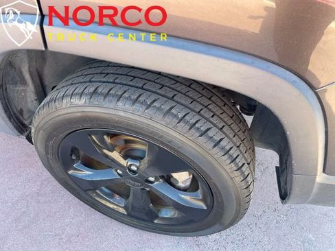 Used 2019 Jeep Cherokee Latitude Plus image 10