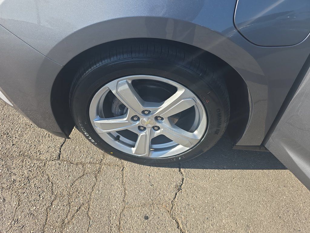 Used 2018 Chevrolet Volt LT FWD image 24