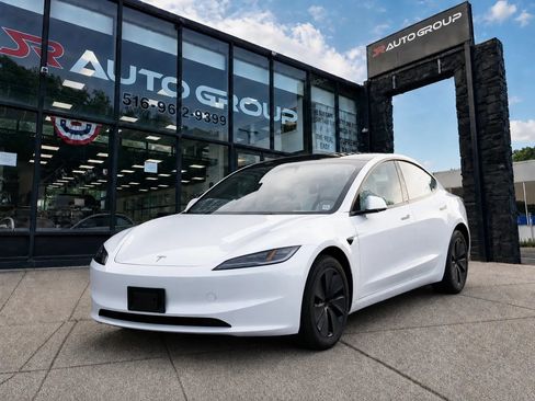 Used 2025 Tesla Model 3 Long Range RWD image 1
