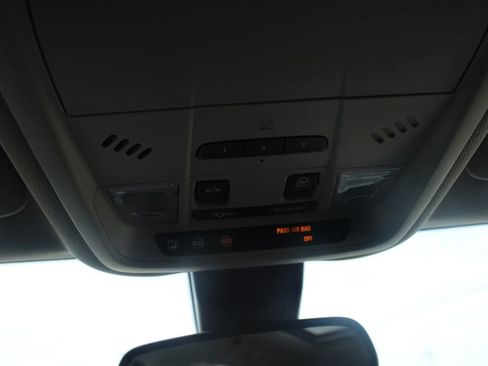 Used 2018 Chevrolet Equinox Premier image 28