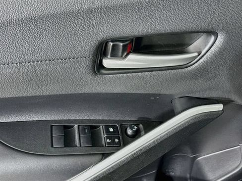 Certified 2026 Toyota Corolla Cross XLE FWD image 19