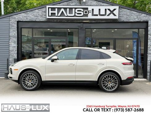 Used 2021 Porsche Cayenne Coupe AWD/4WD image 12