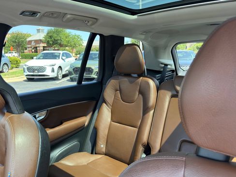 Used 2020 Volvo XC90 T6 Momentum AWD/4WD image 11