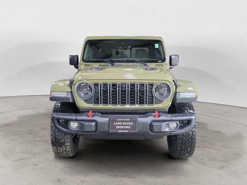 Used 2025 Jeep Gladiator Rubicon AWD/4WD image 8