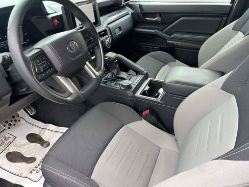Used 2025 Toyota Tacoma TRD Sport image 22