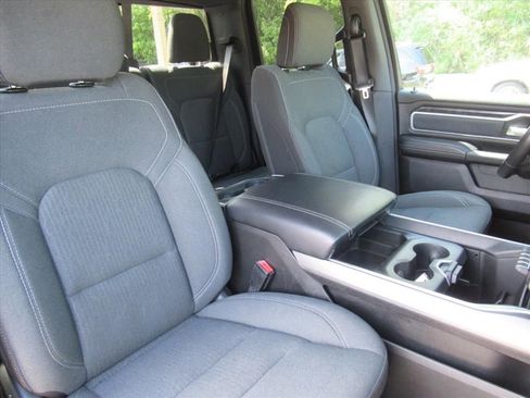 Used 2022 RAM 1500 Big Horn w/ Night Edition RWD image 9