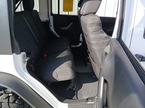 Used 2012 Jeep Wrangler Unlimited Sport image 30