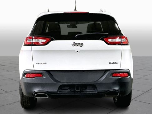 Used 2016 Jeep Cherokee Latitude w/ Comfort/Convenience Group image 4