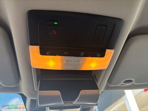 Used 2022 Nissan Rogue SV image 38