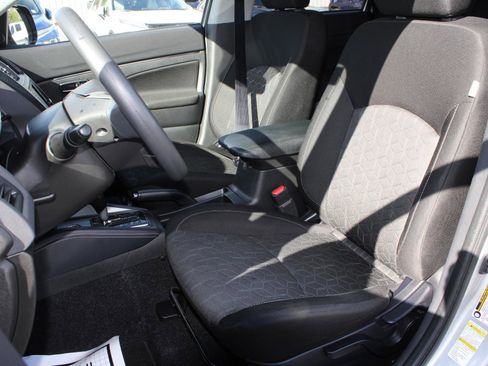 Used 2023 Mitsubishi Outlander Sport ES image 14