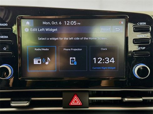 Used 2021 Hyundai Elantra SEL w/ Convenience + Premium Package image 19