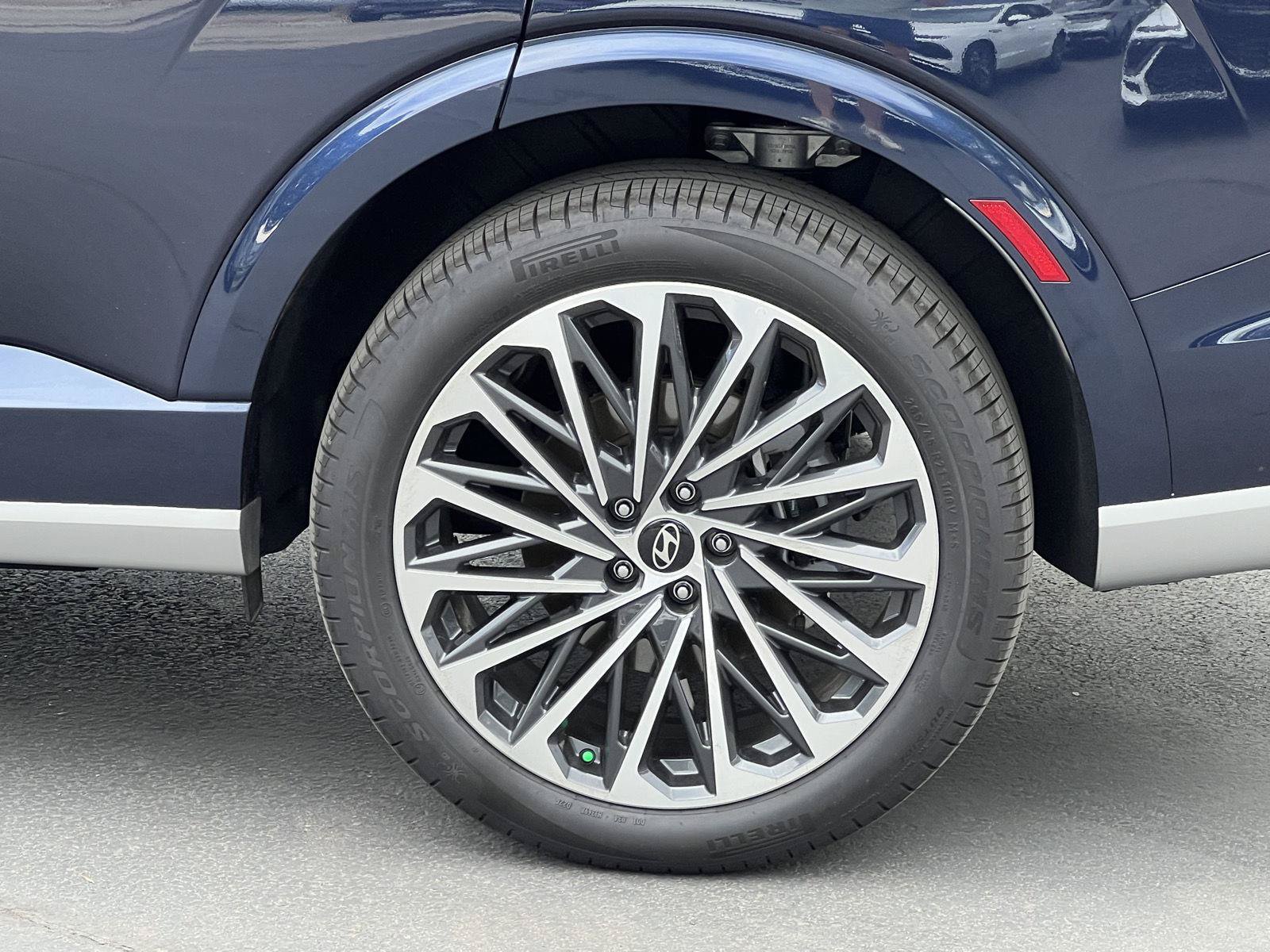 Certified 2026 Hyundai Palisade Calligraphy AWD/4WD image 9
