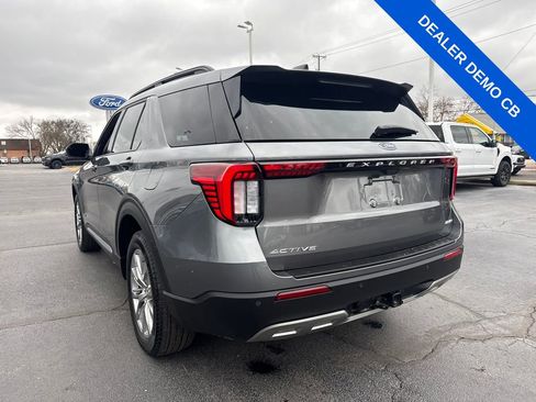 Used 2025 Ford Explorer Active w/ Active Comfort Package image 8