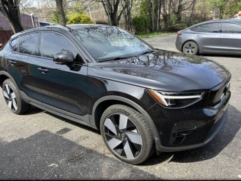 Used 2023 Volvo C40 P8 Recharge Ultimate AWD/4WD image 2