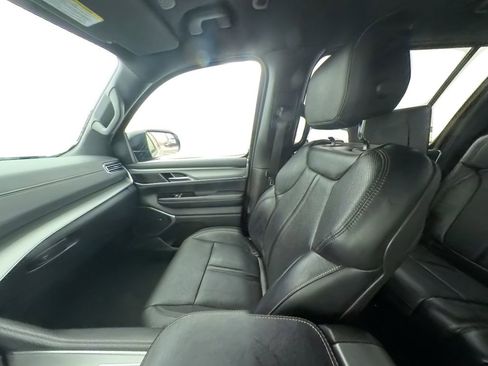 Used 2024 Jeep Wagoneer Series II image 26