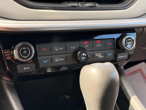 Used 2025 Jeep Compass Limited AWD/4WD image 19
