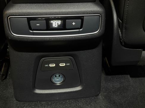 Used 2024 Audi Q4 e-tron Premium w/ Convenience Package image 18