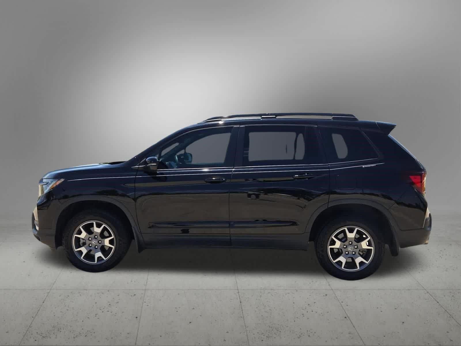 Used 2023 Honda Passport TrailSport image 3