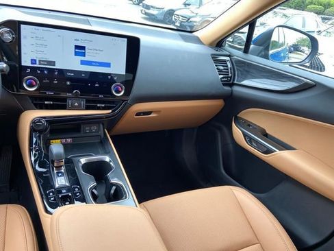 Certified 2025 Lexus NX 350 AWD w/ Accessory Package (2T) image 17