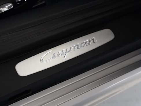 Used 2025 Porsche 718 Cayman image 33