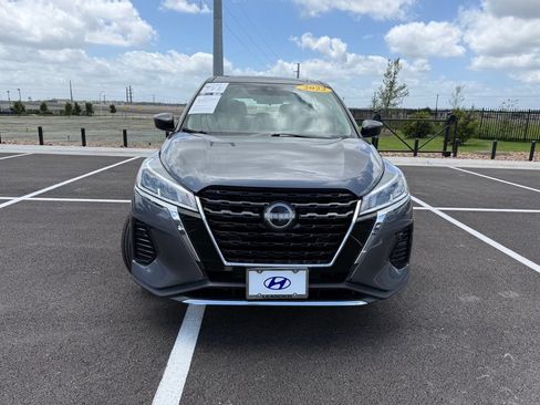 Used 2023 Nissan Kicks S FWD image 2