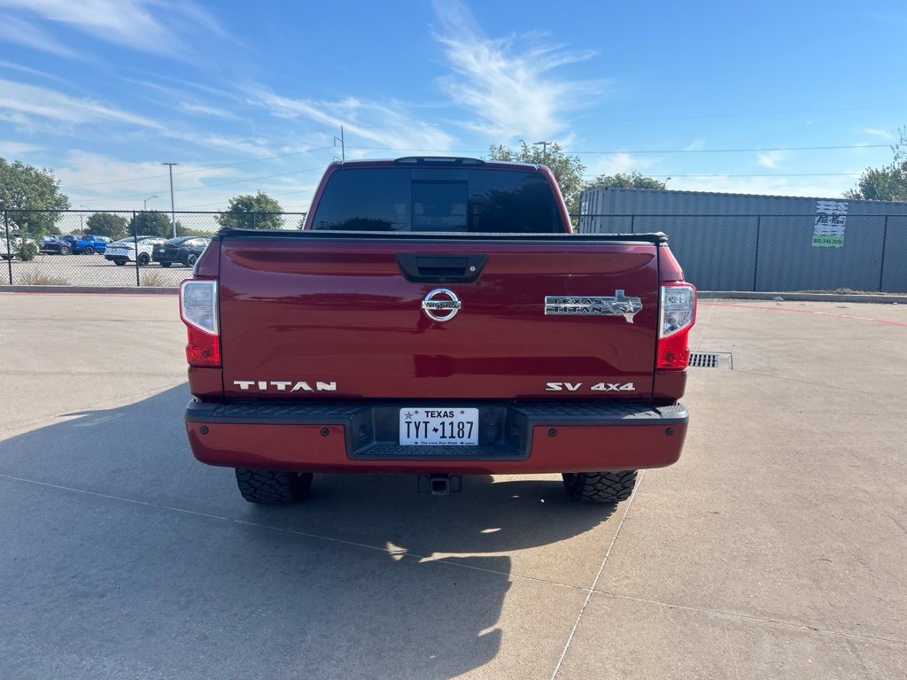 Used 2018 Nissan Titan SV w/ SV Convenience Package AWD/4WD image 4