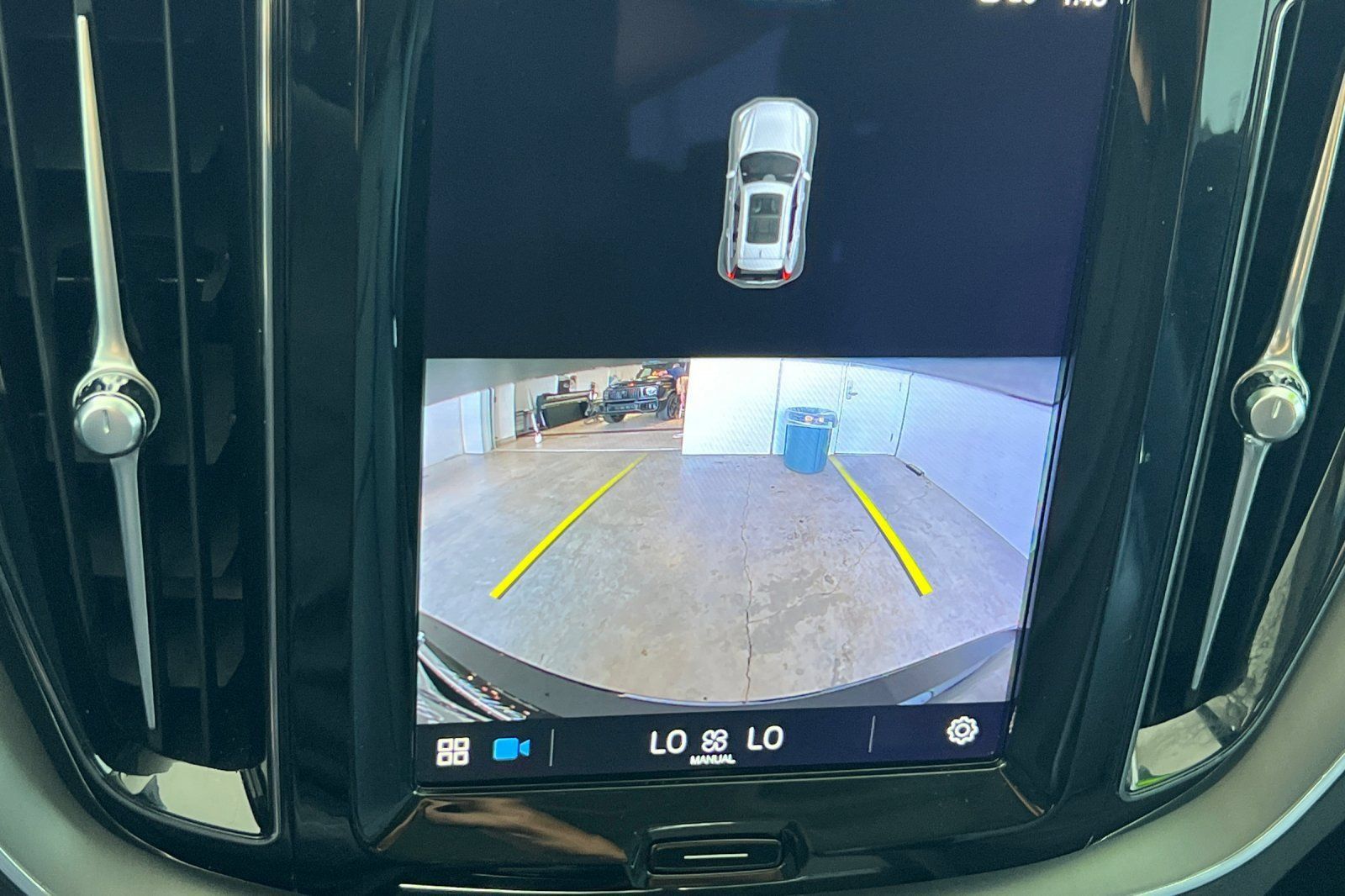 Used 2023 Volvo XC60 B5 Core FWD image 21