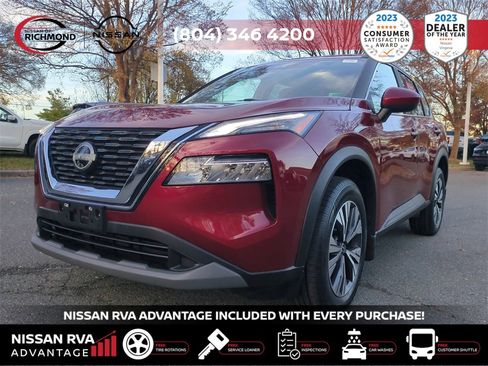Used 2023 Nissan Rogue SV image 2