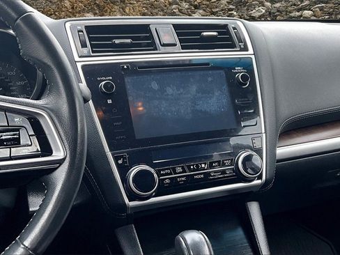 Used 2018 Subaru Outback 2.5i Limited image 6