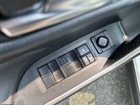 Used 2019 Toyota RAV4 XLE w/ Convenience Package AWD/4WD image 11