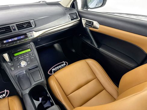 Used 2015 Lexus CT 200h image 31