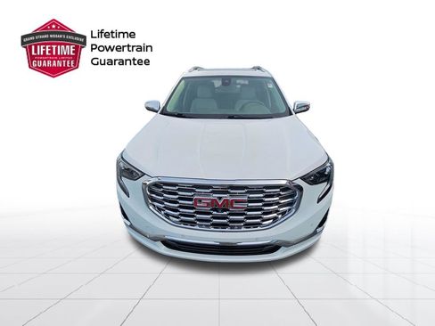 Used 2020 GMC Terrain Denali w/ Denali Premium Package FWD image 4