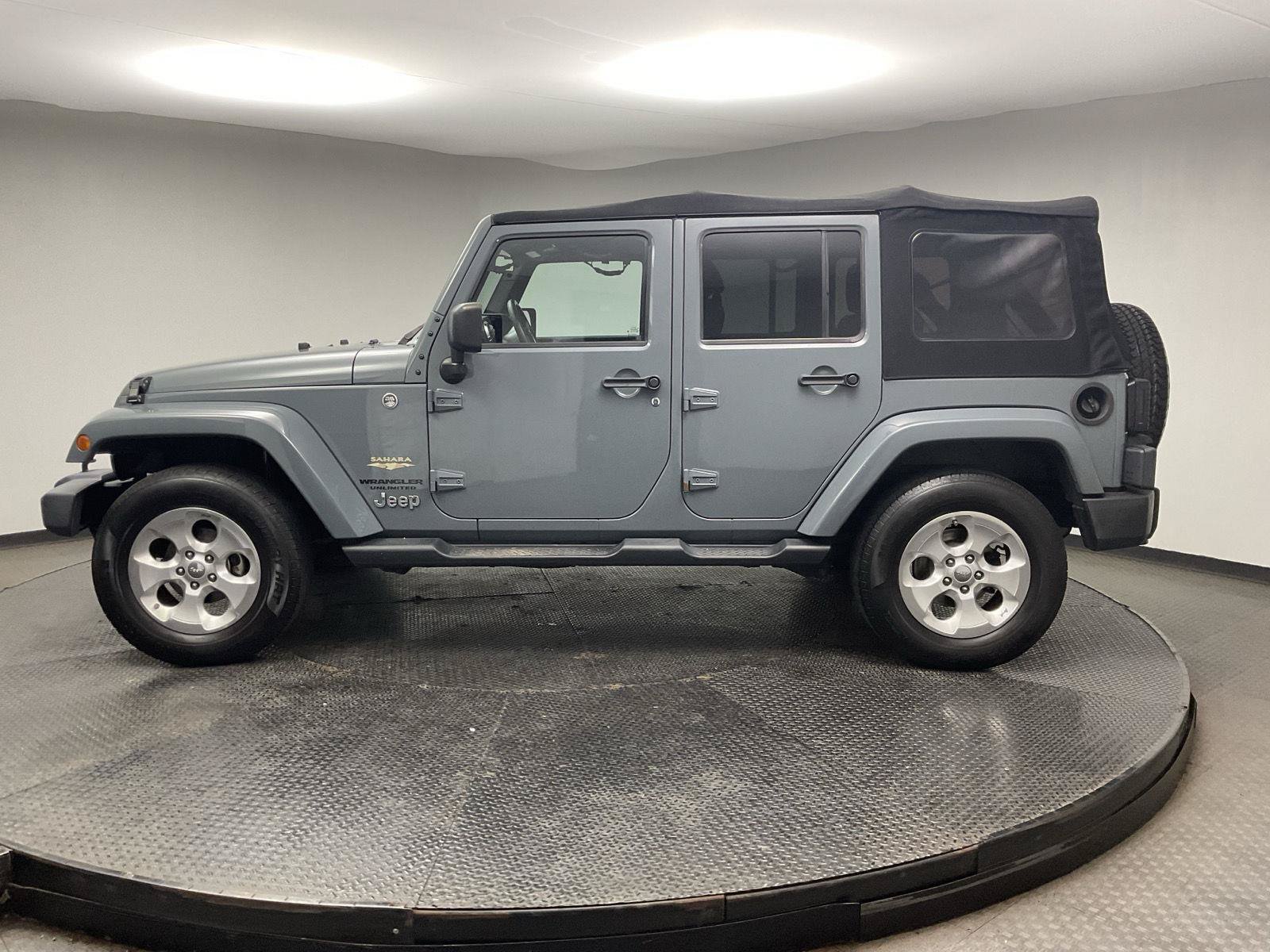 Used 2015 Jeep Wrangler Unlimited Sahara AWD/4WD image 4