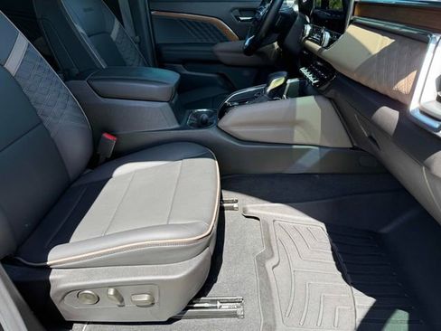 Used 2024 GMC Canyon Denali AWD/4WD image 19
