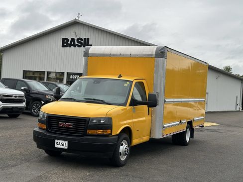 Used 2021 GMC Savana 3500 Extended w/ Power Convenience Package RWD image 2