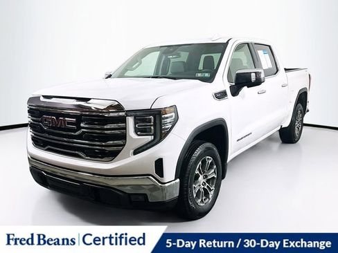 Used 2025 GMC Sierra 1500 SLT image 3