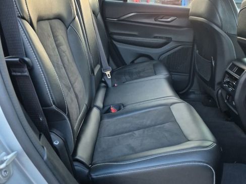 Used 2023 Jeep Grand Cherokee Altitude AWD/4WD image 31