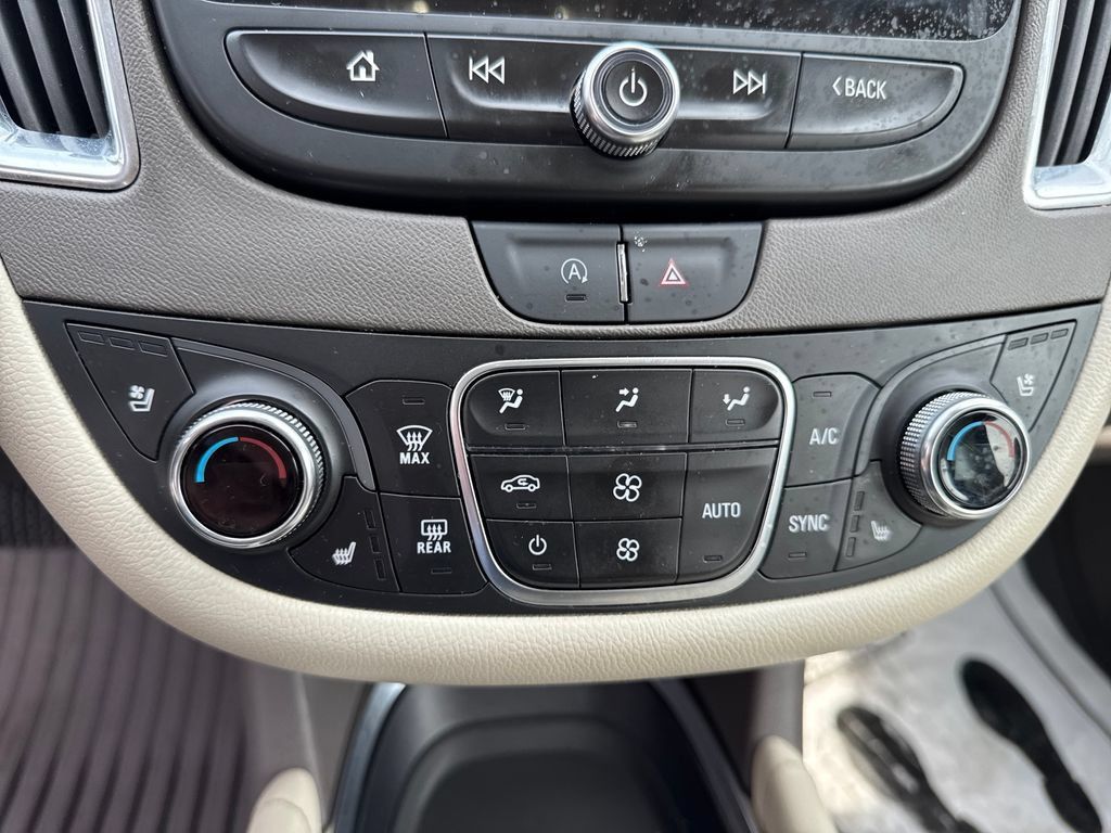 Used 2024 Chevrolet Malibu LT FWD image 18