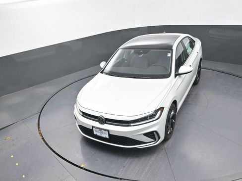 New 2026 Volkswagen Jetta SE FWD image 15