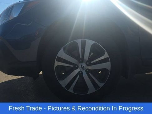 Used 2019 Subaru Outback 2.5i Limited AWD/4WD image 11