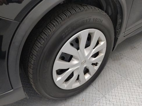 Used 2019 Nissan Rogue S image 31