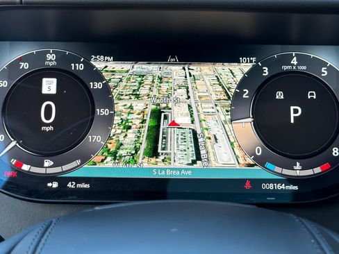 Certified 2025 Land Rover Range Rover Autobiography AWD/4WD image 22
