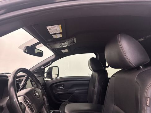 Used 2019 Nissan Titan SL w/ Midnight Edition AWD/4WD image 30
