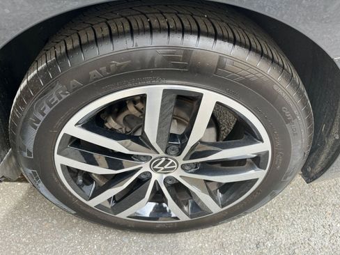 Used 2025 Volkswagen Jetta SE image 30