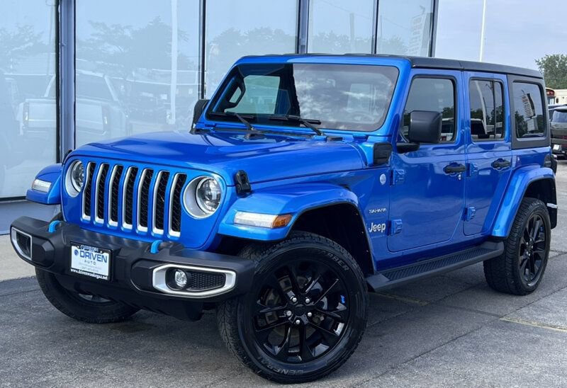 Used 2023 Jeep Wrangler Unlimited Sahara w/ Cold Weather Group AWD/4WD image 39