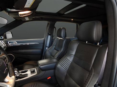 Used 2021 Jeep Grand Cherokee SRT image 19